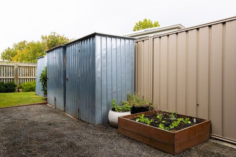 Photo of property in 4 Gregory Grove, Clive, 4102