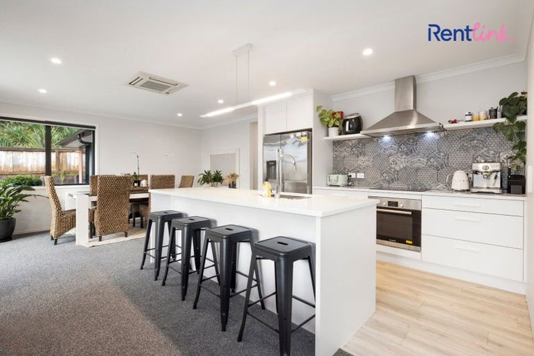 Photo of property in 25 Pakanga Grove, Pyes Pa, Tauranga, 3112