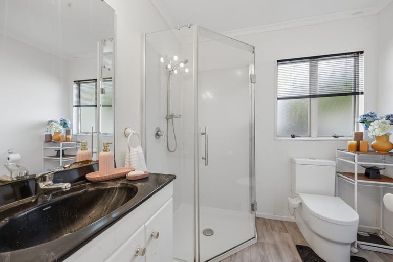Photo of property in 27 Westminster Gardens, Unsworth Heights, Auckland, 0632