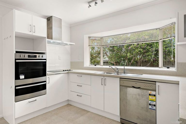 Photo of property in 11 Stanford Street, Albany, Auckland, 0632