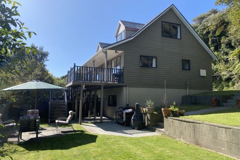 Photo of property in 30 Stanton Crescent, Karoro, Greymouth, 7805