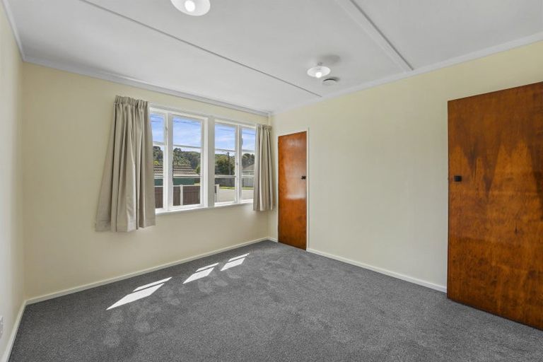 Photo of property in 24 Reynolds Street, Taita, Lower Hutt, 5011