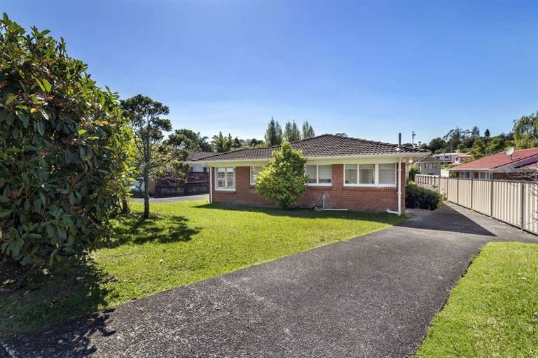 Photo of property in 1/12 Keldale Place, Forrest Hill, Auckland, 0620