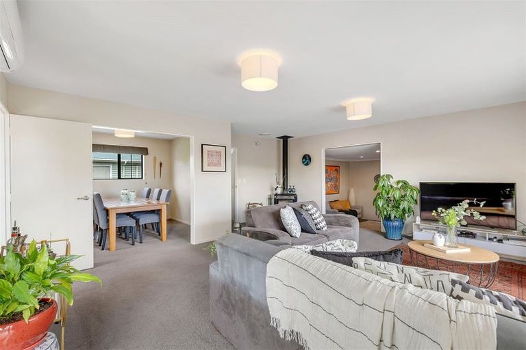 Photo of property in 308 Main Road, Tawa, Wellington, 5028