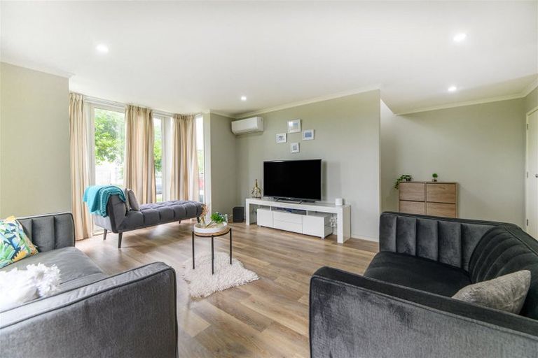 Photo of property in 1 Tarapiroe Avenue, Takanini, 2112