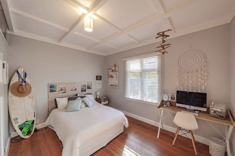 Photo of property in 15 Taradale Road, Marewa, Napier, 4110