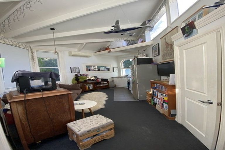 Photo of property in 4 Rangiora Avenue, Kaiwharawhara, Wellington, 6035