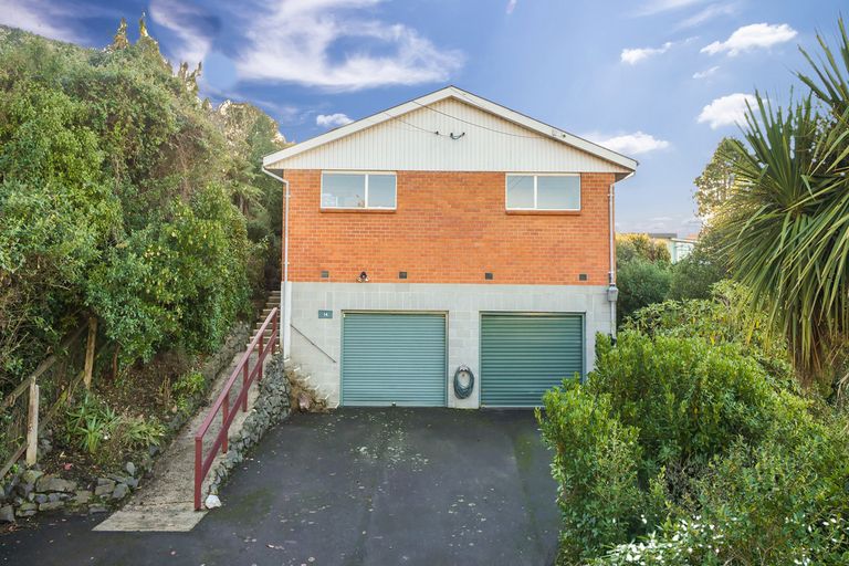 Photo of property in 14 Middleton Road, Kew, Dunedin, 9012