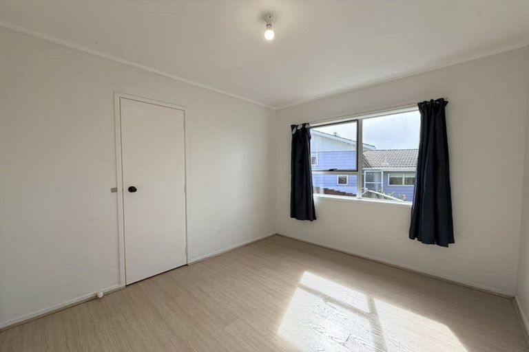 Photo of property in 10 Celeste Place, Totara Vale, Auckland, 0627