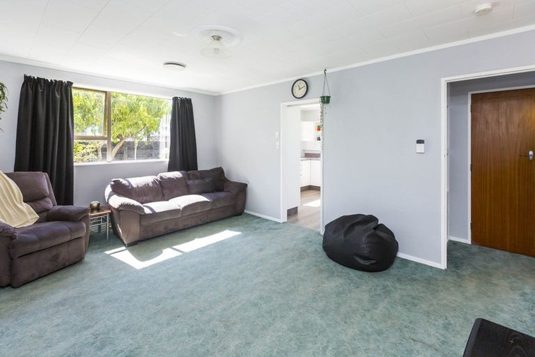 Photo of property in 9b Kansas Grove, Totara Park, Upper Hutt, 5018