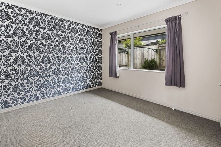 Photo of property in 27 Johnstone Drive, Fitzherbert, Palmerston North, 4410