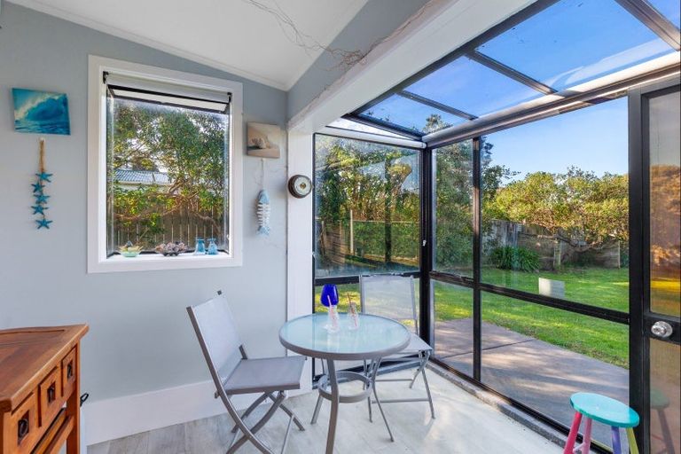 Photo of property in 105 Rua Avenue, Waitarere Beach, Levin, 5510