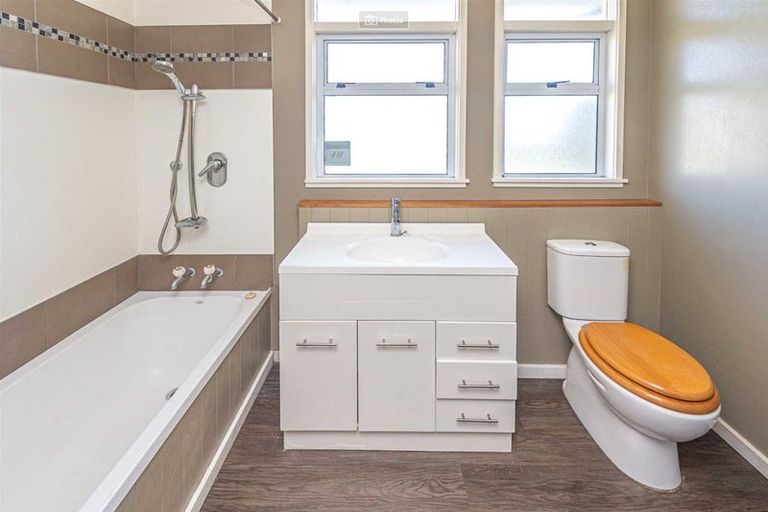 Photo of property in 44 Manuka Street, Castlecliff, Whanganui, 4501