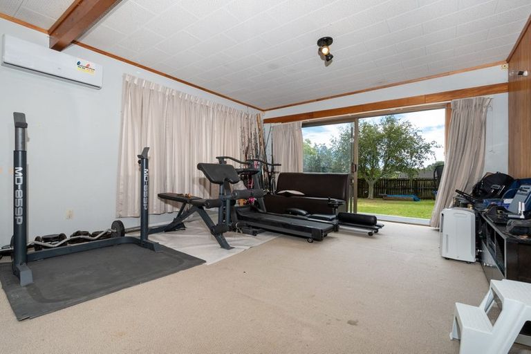Photo of property in 22 Awaroa Road, Sunnyvale, Auckland, 0612