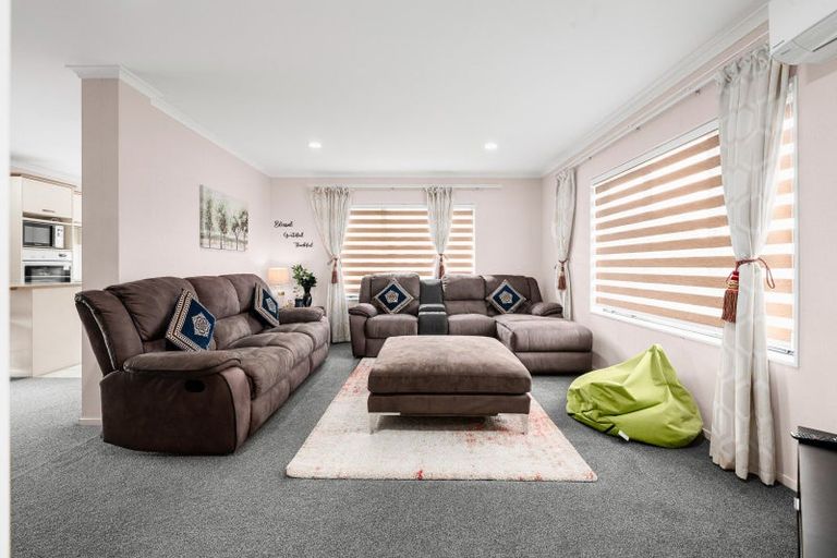 Photo of property in 25 Northmeadow Drive, Rototuna, Hamilton, 3210