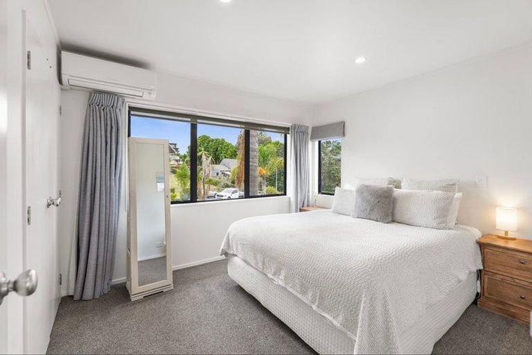 Photo of property in 1/6 Knott Road, Stanmore Bay, Whangaparaoa, 0932