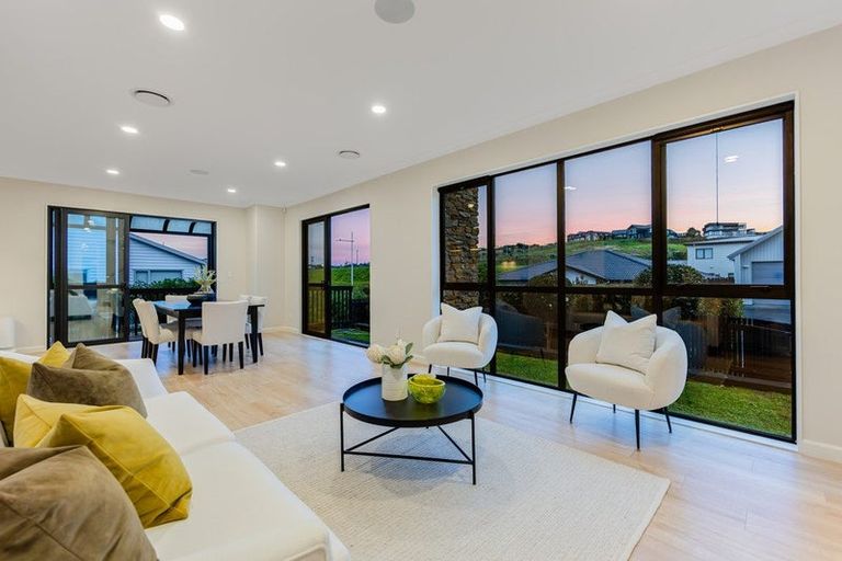 Photo of property in 21 Tawatawa Street, Long Bay, Auckland, 0630