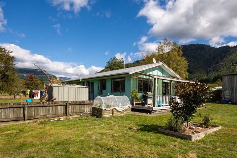Photo of property in 137 Wakamarina Road, Canvastown, Havelock, 7178