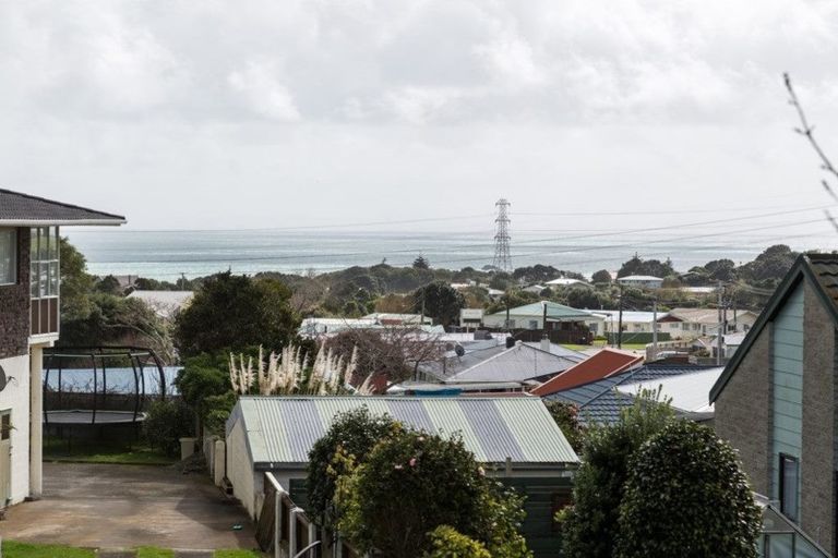 Photo of property in 3 Norwich Avenue, Spotswood, New Plymouth, 4310