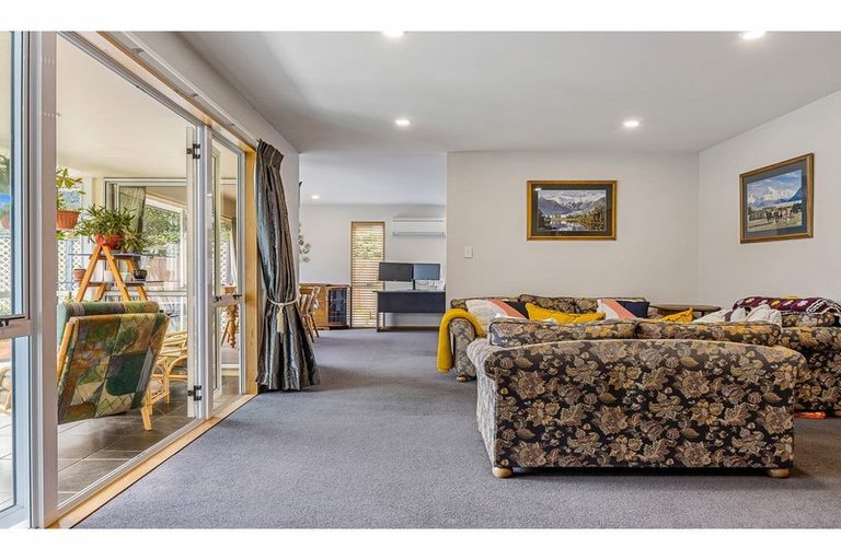 Photo of property in 156 Withells Road, Avonhead, Christchurch, 8042