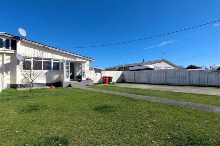 Photo of property in 16 Forth Street, Levin, 5510
