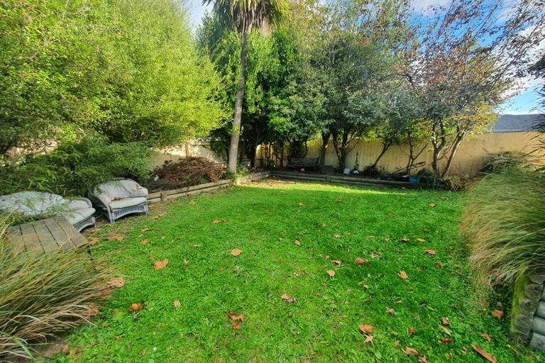 Photo of property in 35 Eastern Terrace, Beckenham, Christchurch, 8023