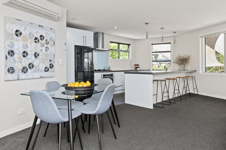 Photo of property in 9a Saint Hill Lane, Havelock North, 4130