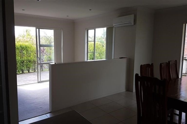 Photo of property in 15 Oak View Terrace, Schnapper Rock, Auckland, 0632