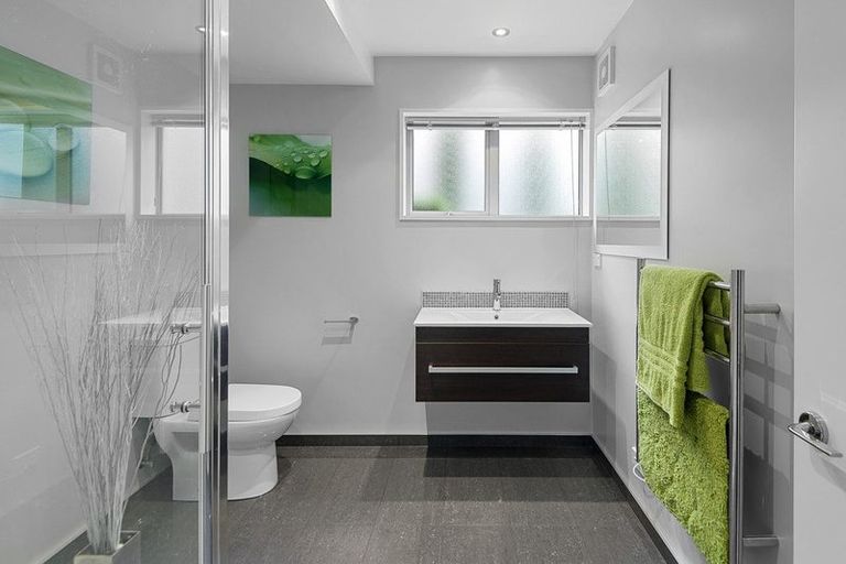 Photo of property in 297 Eastern Terrace, Sydenham, Christchurch, 8023