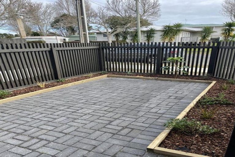 Photo of property in 2/9 Kamaka Road, Mangere Bridge, Auckland, 2022