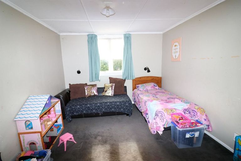Photo of property in 14 Seddon Street, Dannevirke, 4930