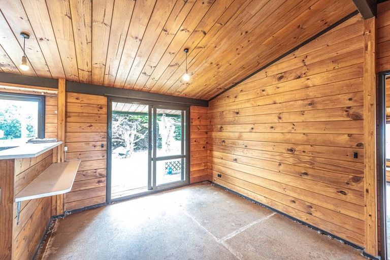 Photo of property in 15 Aranui Avenue, Castlecliff, Whanganui, 4501