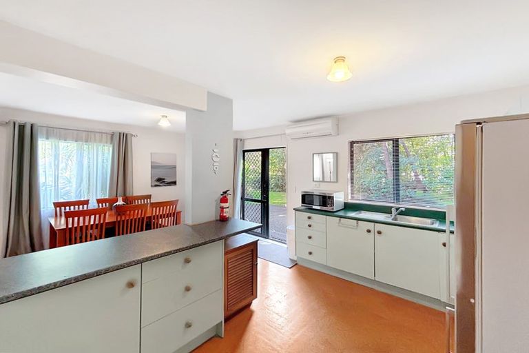 Photo of property in 25 Kimberly Grove, Greenhithe, Auckland, 0632