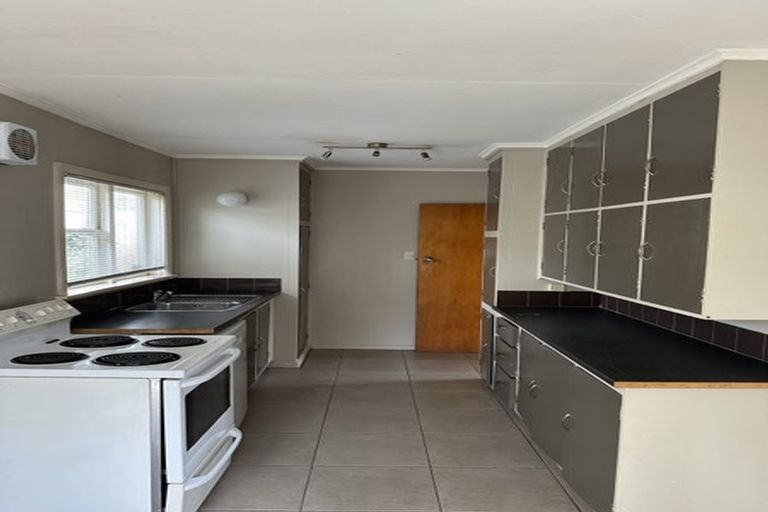 Photo of property in 46 Taylor Terrace, Tawa, Wellington, 5028