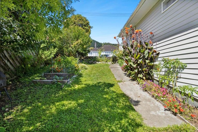 Photo of property in 38 Tipahi Street, Nelson South, Nelson, 7010