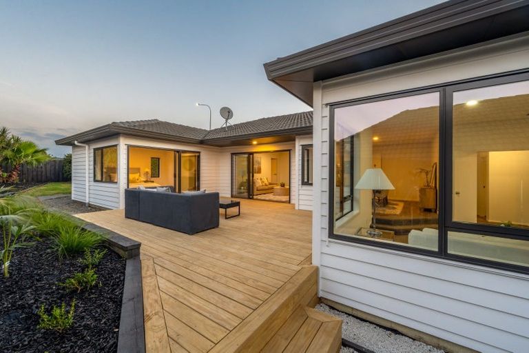 Photo of property in 32 Ambleside Drive, Northpark, Auckland, 2013