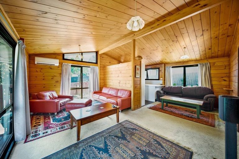 Photo of property in 10 Chrisarda Place, Red Hill, Papakura, 2110