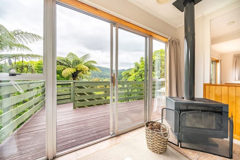 Photo of property in 55 Wyndham Road, Pinehaven, Upper Hutt, 5019