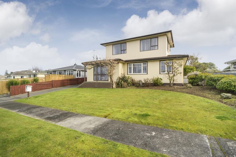 Photo of property in 27 Galway Avenue, Hokowhitu, Palmerston North, 4410