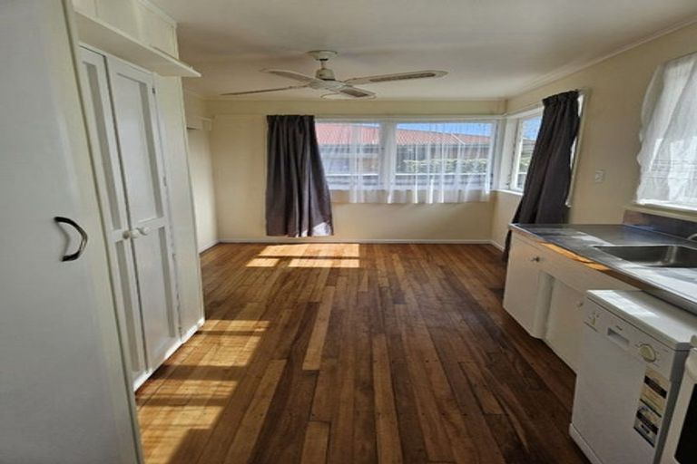 Photo of property in 11 Cricket Place, Melville, Hamilton, 3206