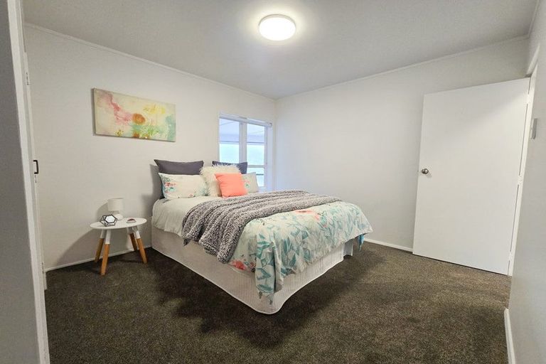 Photo of property in 17 Fernleigh Avenue, Waiuku, 2123