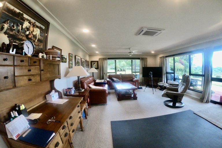 Photo of property in 15 Cemetery Road, Maunu, Whangarei, 0179