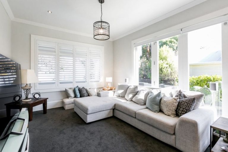 Photo of property in 105 Georges Drive, Napier South, Napier, 4110