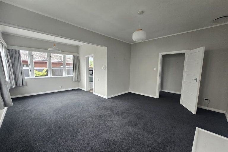 Photo of property in 10 Purser Grove, Fairfield, Lower Hutt, 5011