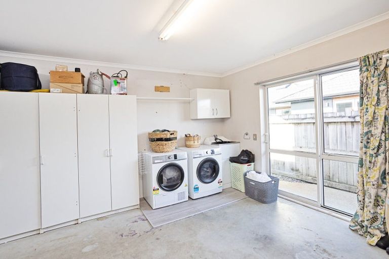 Photo of property in 16 Hoffman Court, Waikiwi, Invercargill, 9810