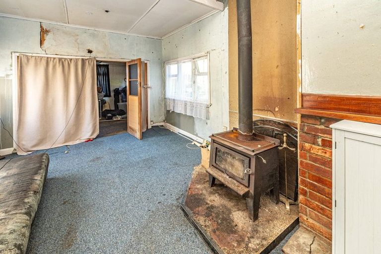 Photo of property in 42 Smith Street, Waverley, 4510