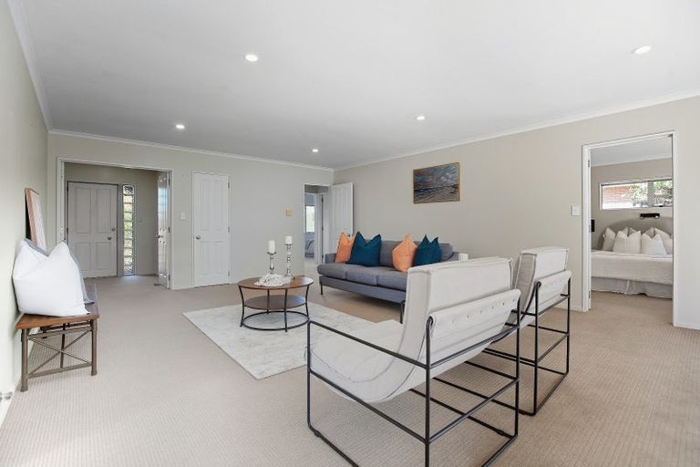 Photo of property in 5 Kawaroa Close, New Plymouth, 4310