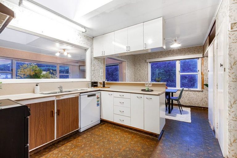 Photo of property in 97 Happy Valley Road, Owhiro Bay, Wellington, 6023