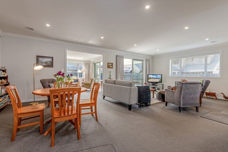 Photo of property in 33 Elmira Avenue, Hokowhitu, Palmerston North, 4410