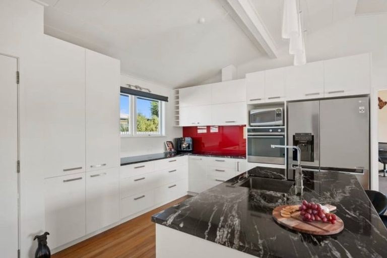 Photo of property in 10 Woodhouse Place, Pirimai, Napier, 4112